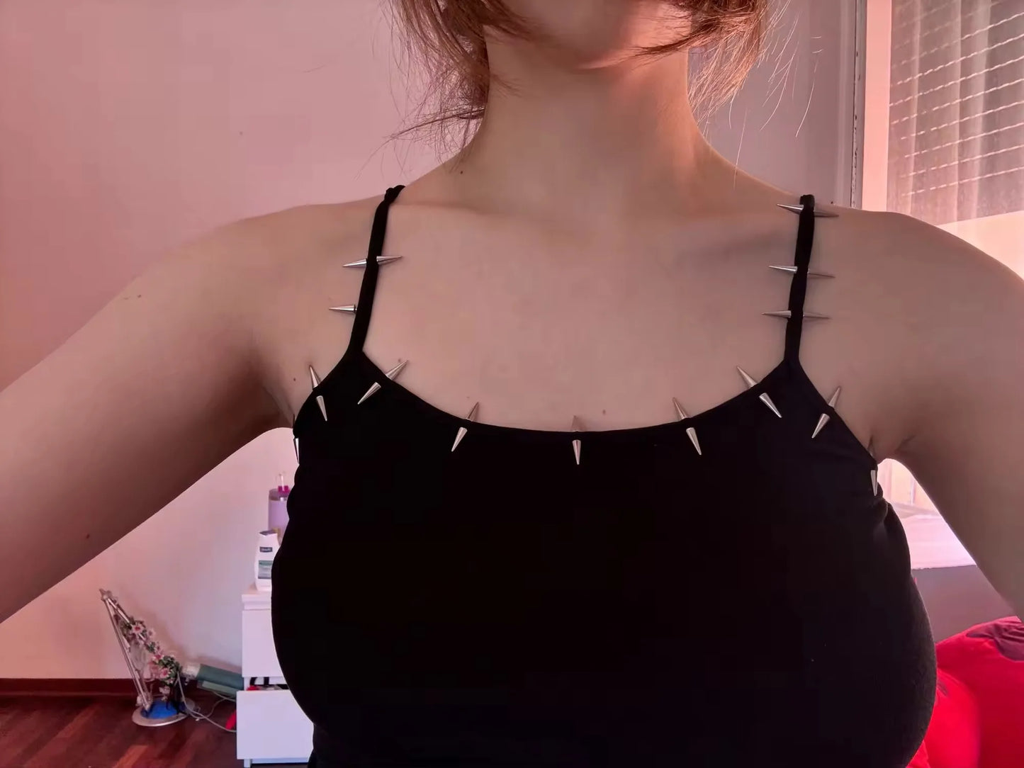 Tanque con cuello de púas