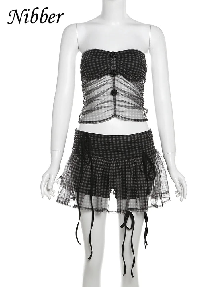Conjunto de Falda con Volantes a Cuadros y Transparencias