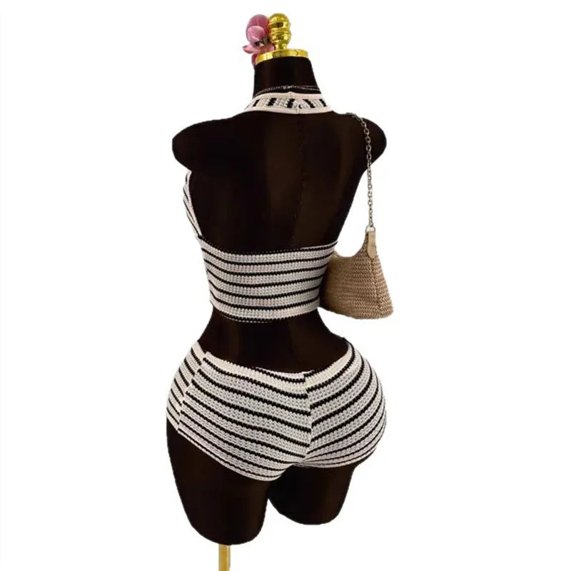 Conjunto de chaleco halter de punto entallado con cordones + shorts a media pierna