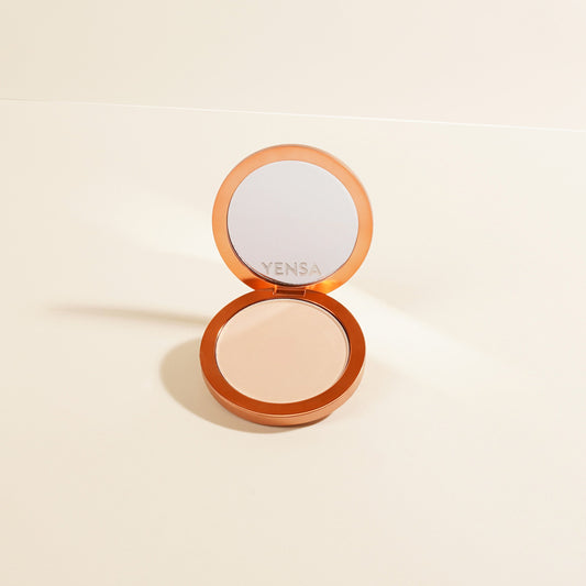 Base de maquillaje Super Serum con péptidos y acabado mate sedoso