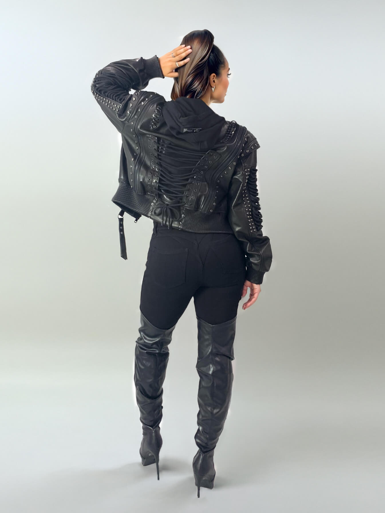Chaqueta bómber de cuero con cordones