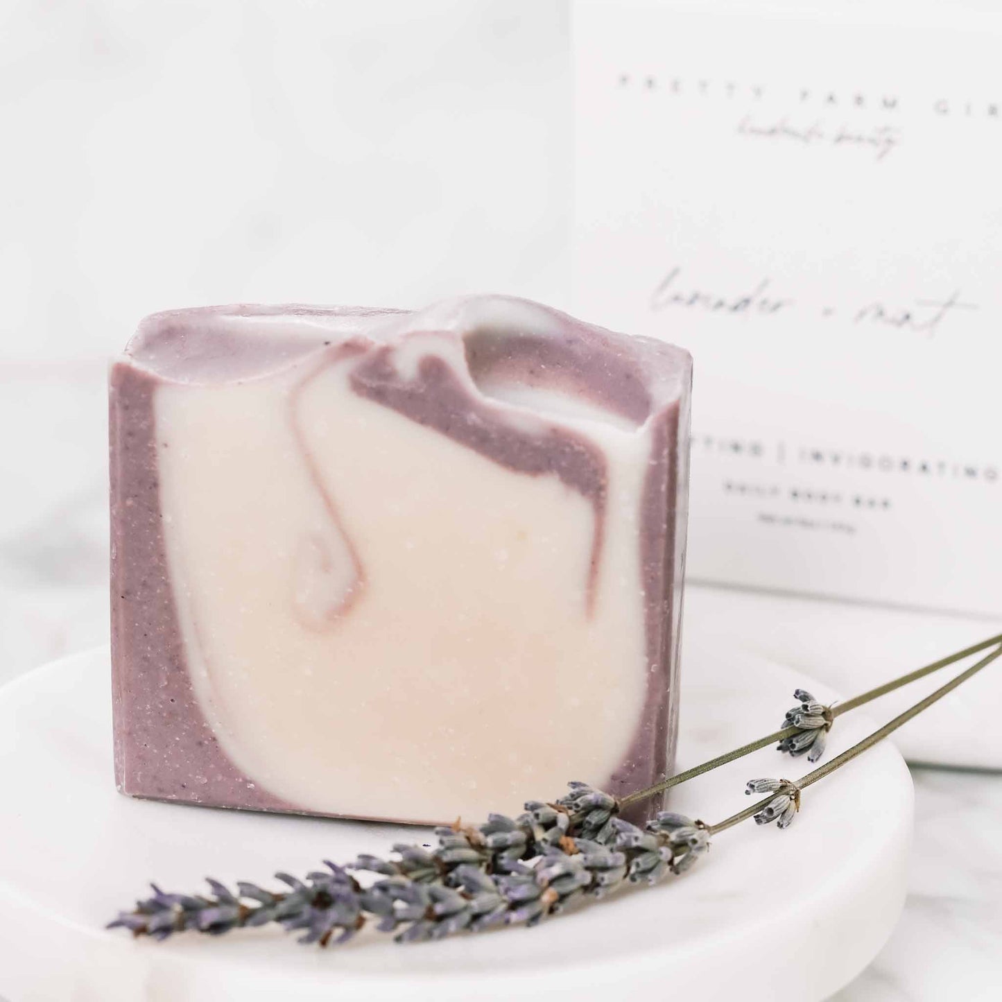 Jabón Artesanal de Sebo y Leche de Cabra con Lavanda y Menta