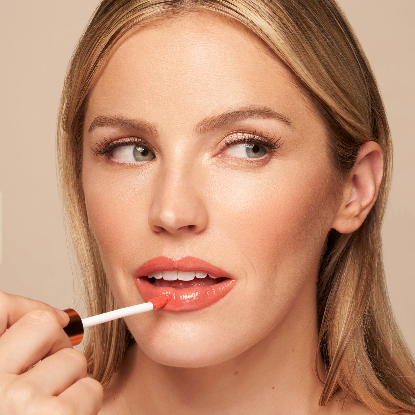Aceite Nutritivo Labial Lujoso con Hialurónico + Vitamina E