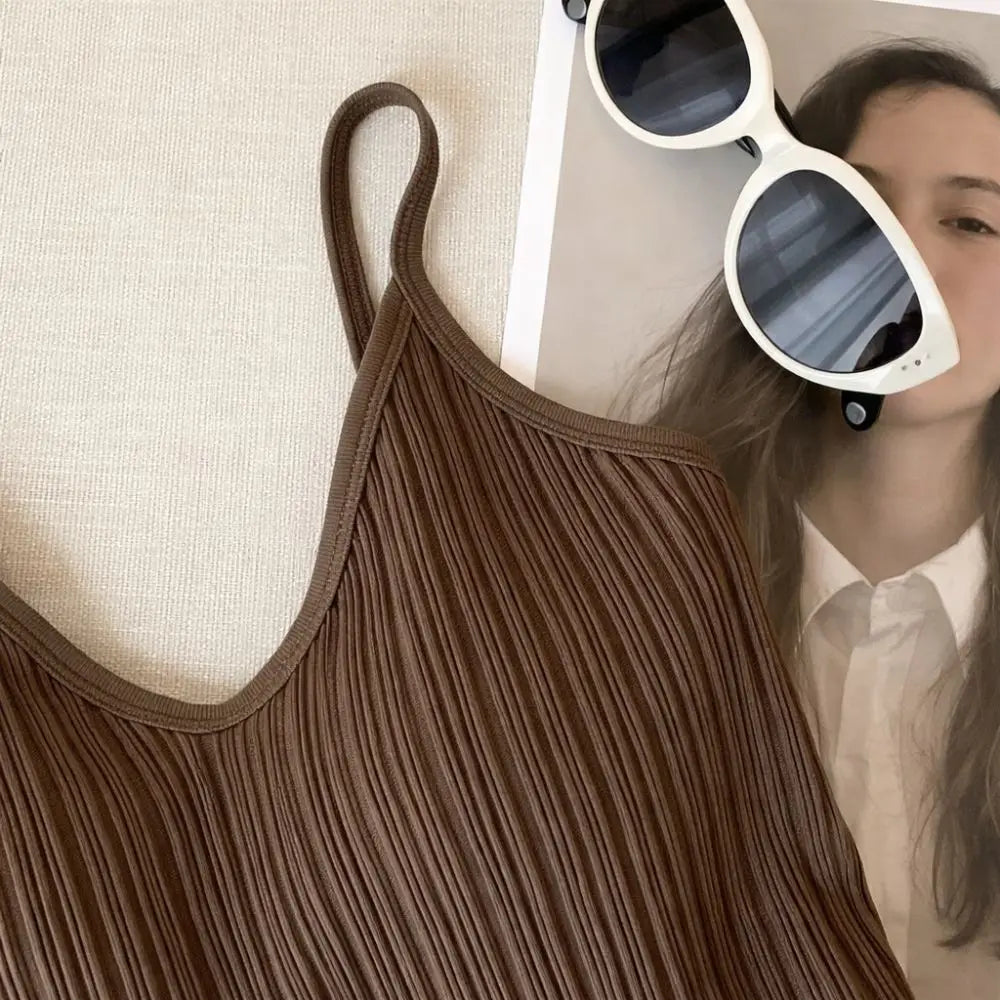 Top camisero con cuello de pico