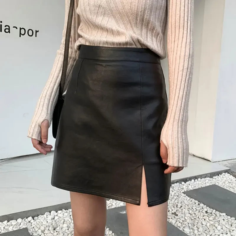 Falda de cuero con abertura