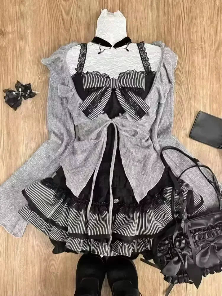 Conjunto de Cárdigan Tejido con Lazo y Minifalda Escocesa con Volantes