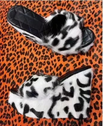Pantuflas de cuña con pelo