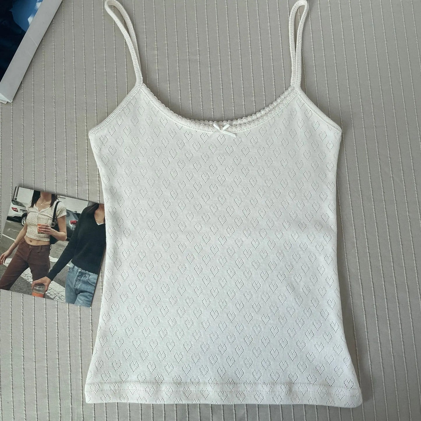 Top corto Floral con ojetes y lazo