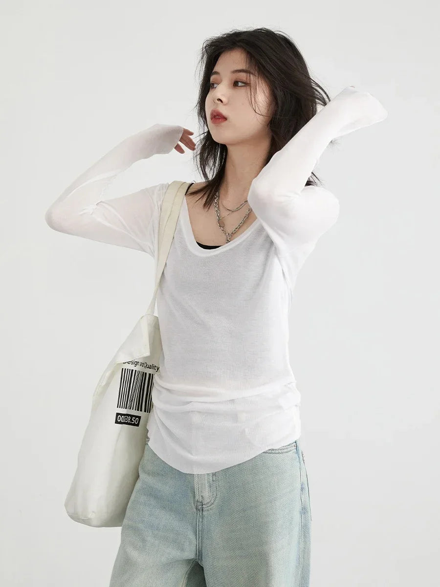 Camiseta de manga larga blanca sólida con cuello en U