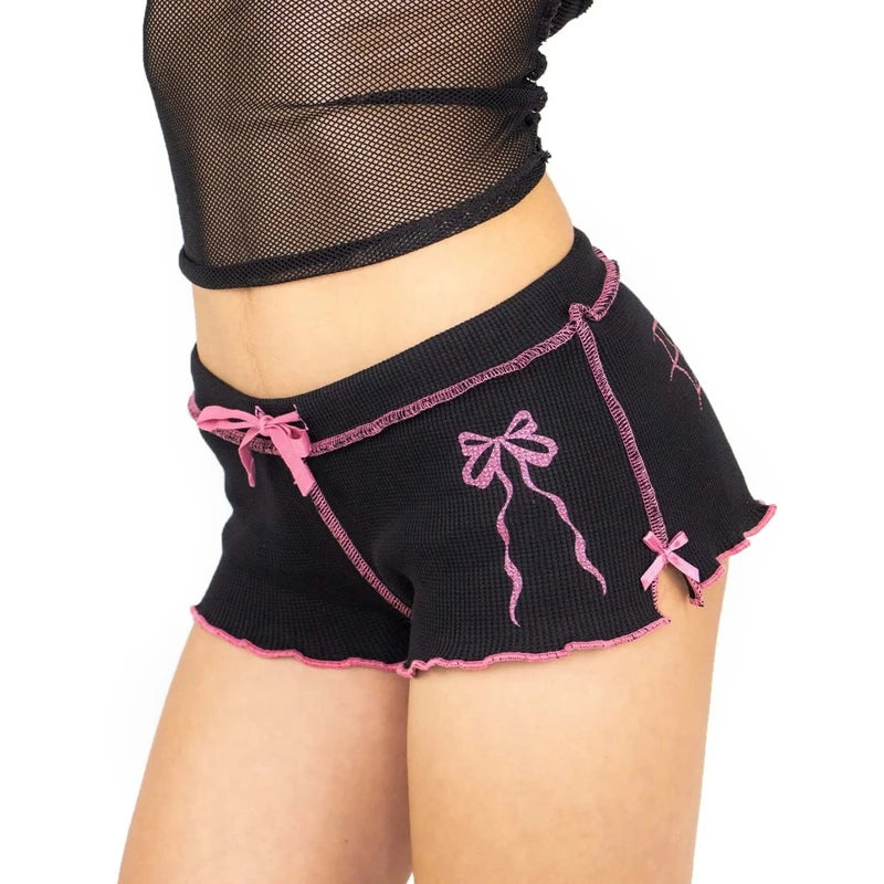 Minishorts de tiro bajo con estampado de lazo