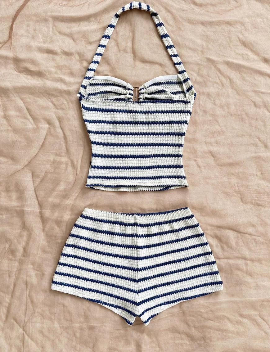 Conjunto de dos piezas de top halter y shorts de punto texturizado