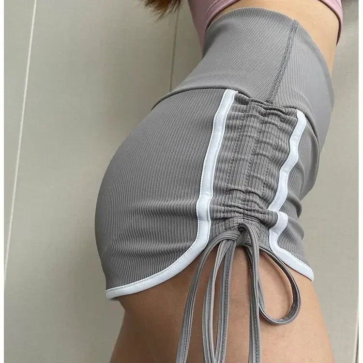 Pantalones cortos de fitness fruncidos