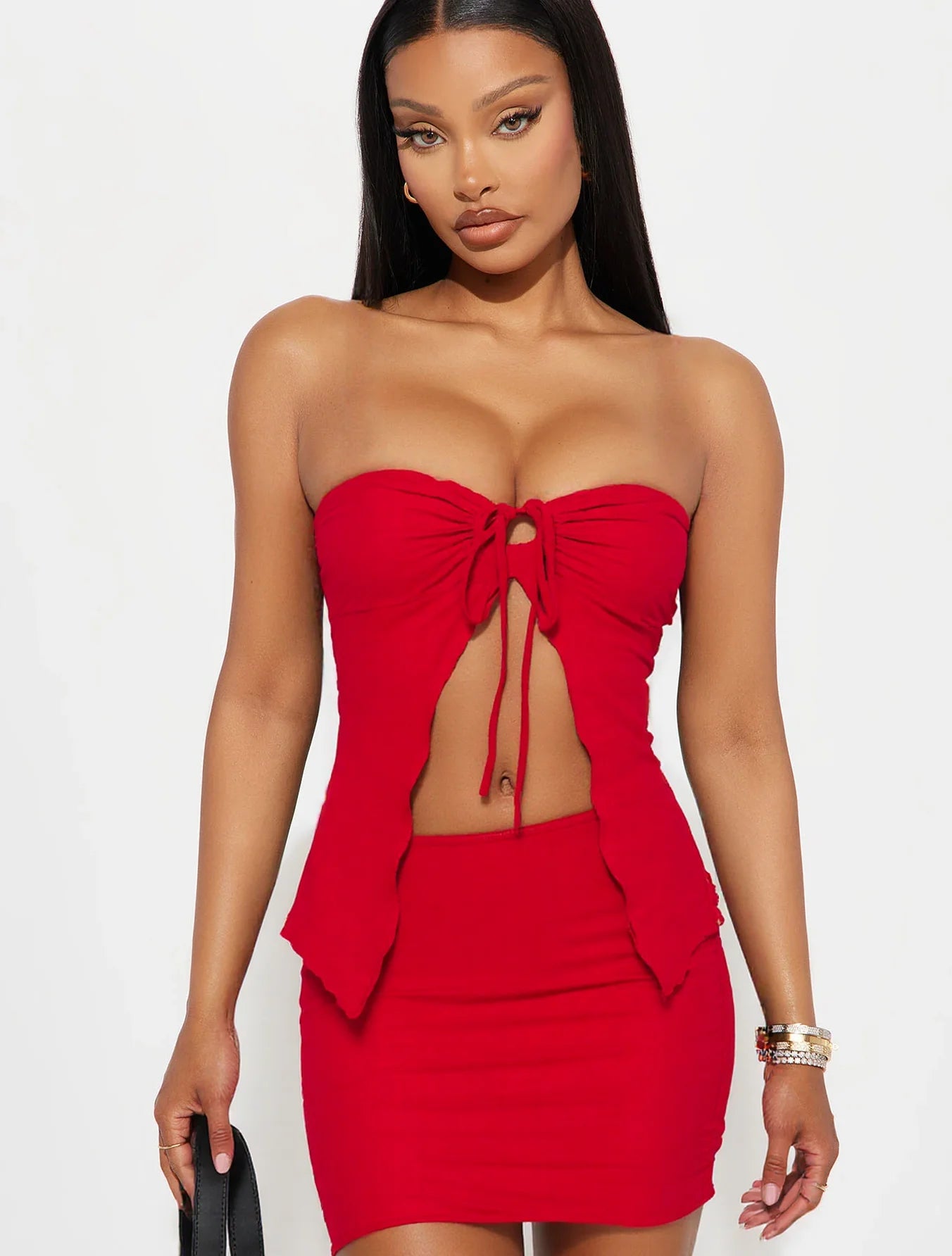 Conjunto de top corto sin tirantes y falda