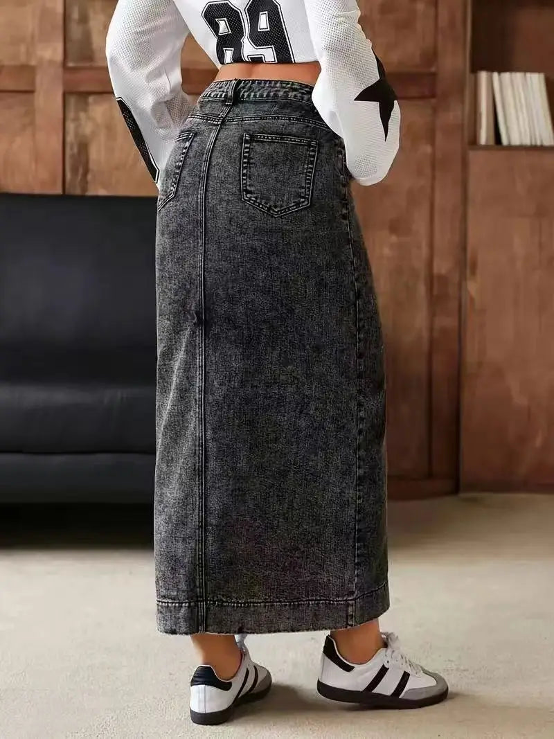 Falda vaquera de talle alto con abertura delantera