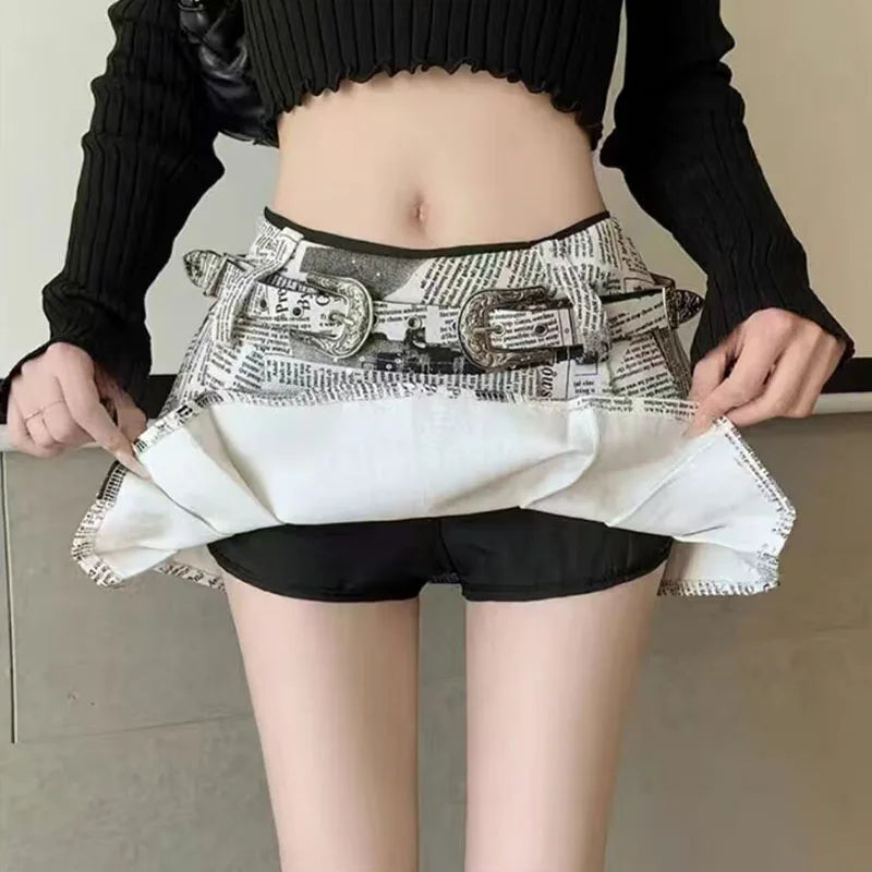Falda estampada de periódico