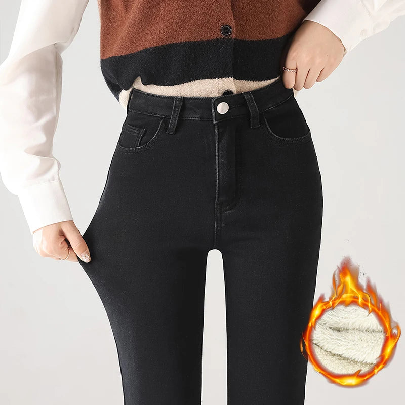 Pantalones vaqueros cálidos de invierno para mujer, gruesos, suaves, cómodos, elásticos, de mezclilla, moda coreana, rectos, de terciopelo, ropa de abrigo femenina