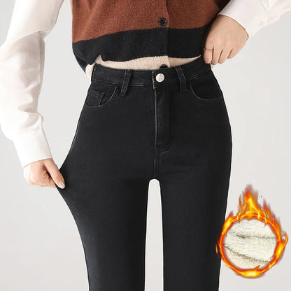 Pantalones vaqueros cálidos de invierno para mujer, gruesos, suaves, cómodos, elásticos, de mezclilla, moda coreana, rectos, de terciopelo, ropa de abrigo femenina