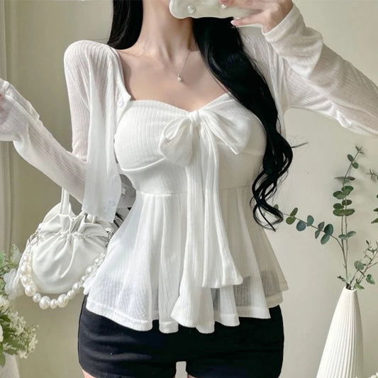Conjunto de top de tirantes con lazo y cárdigan corto liso elegante