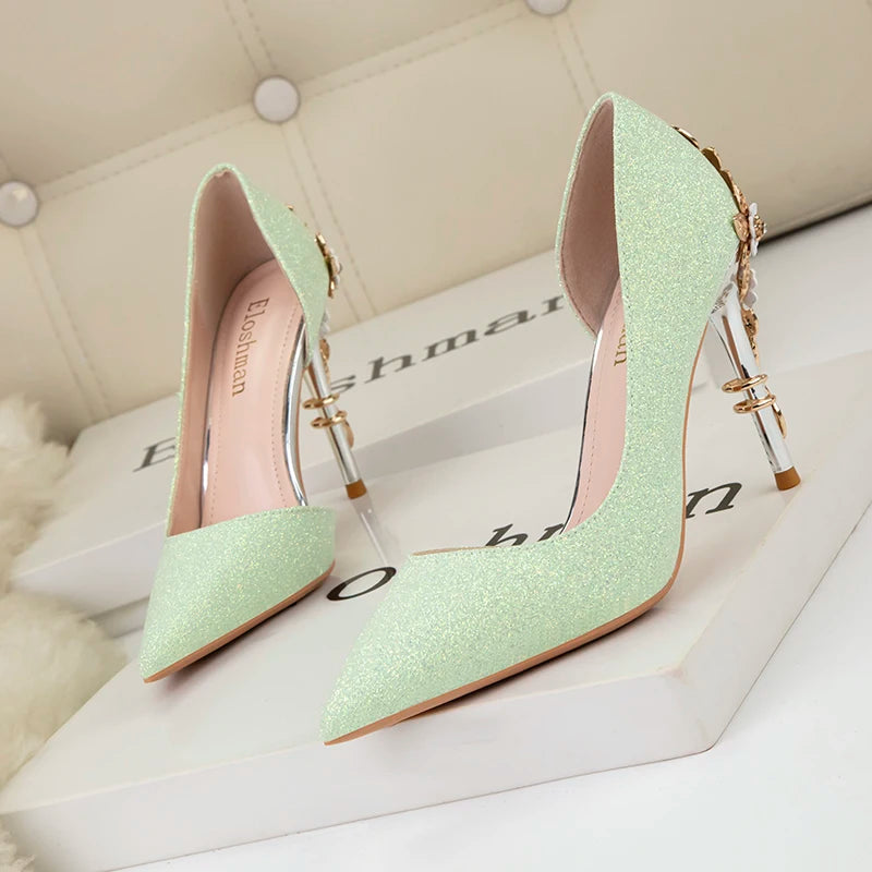 Zapatos de tacón de seda con pedrería
