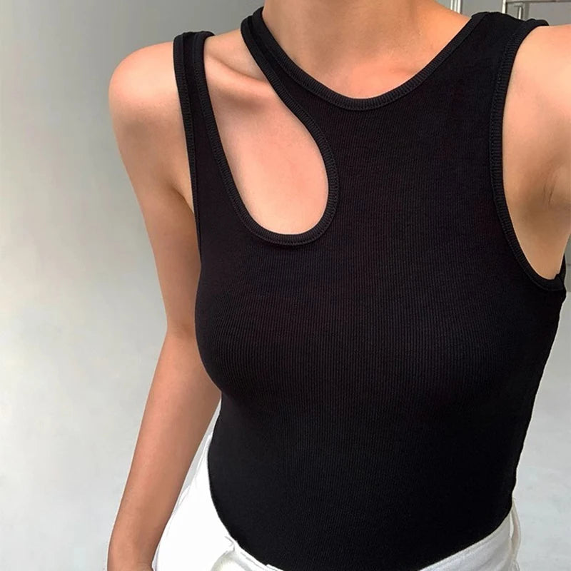 Camiseta de cuello redondo con elástico y calados