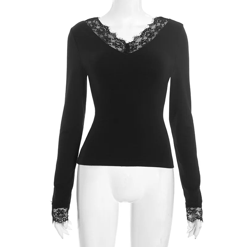 Camiseta de encaje con cuello de pico