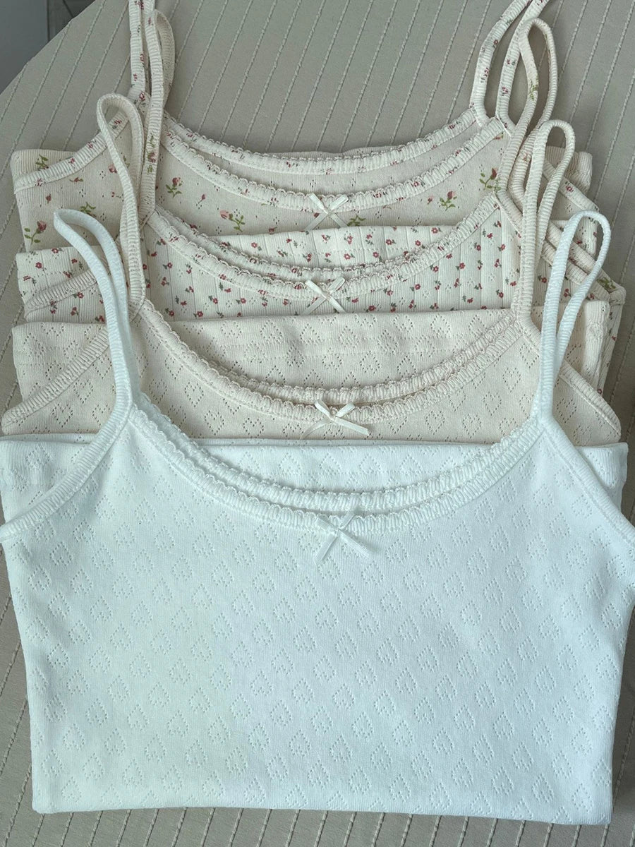 Top corto Floral con ojetes y lazo