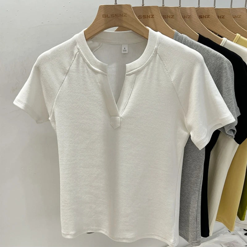 Camiseta de manga corta con cuello en V