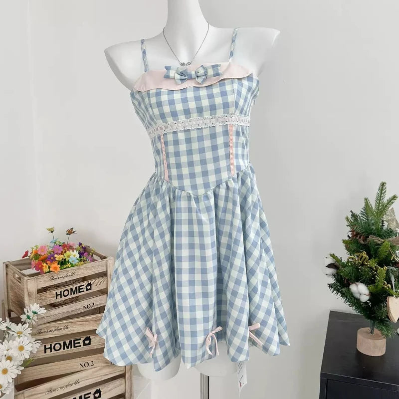 Conjunto de Cárdigan Corto y Vestido de Tirantes a Cuadros con Lazo
