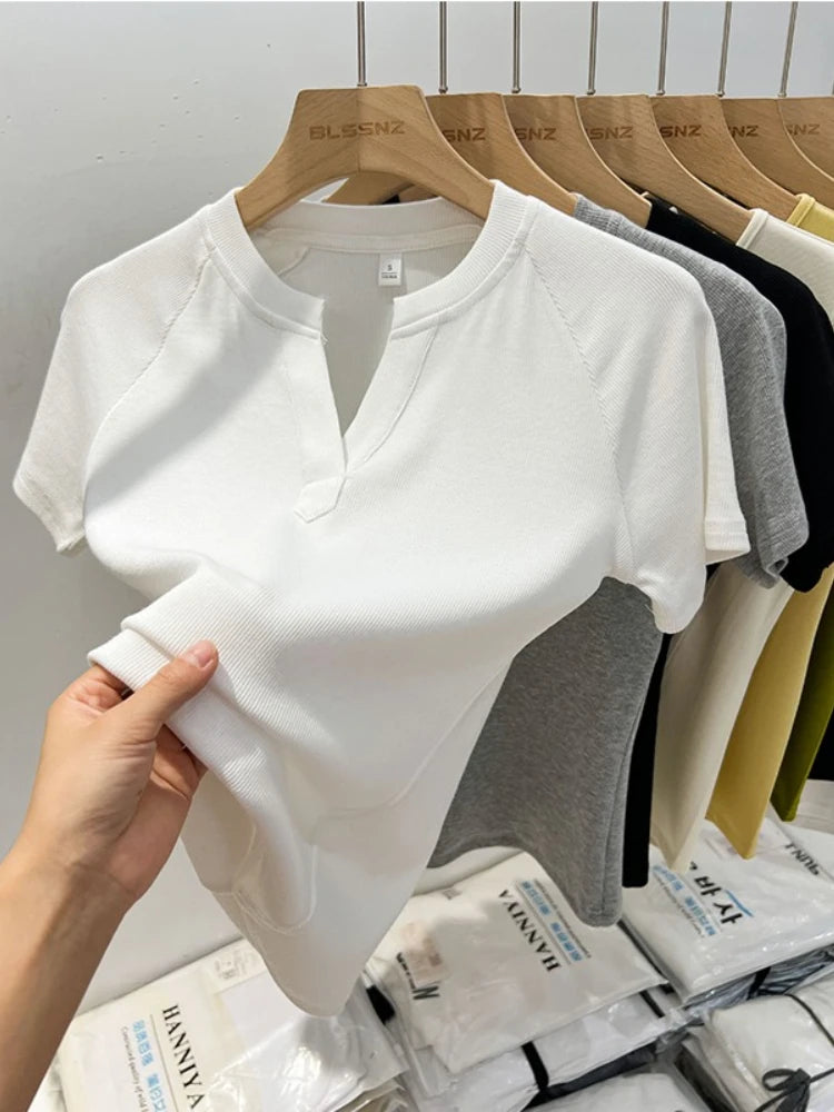 Camiseta de manga corta con cuello en V