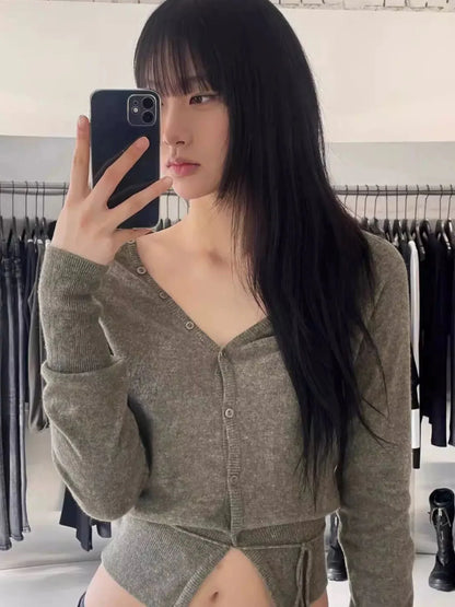 Slouchy V-neck Split hem Strappy design Knit top