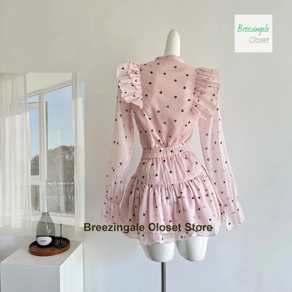 Conjunto de Camisa de Lunares y Minifalda