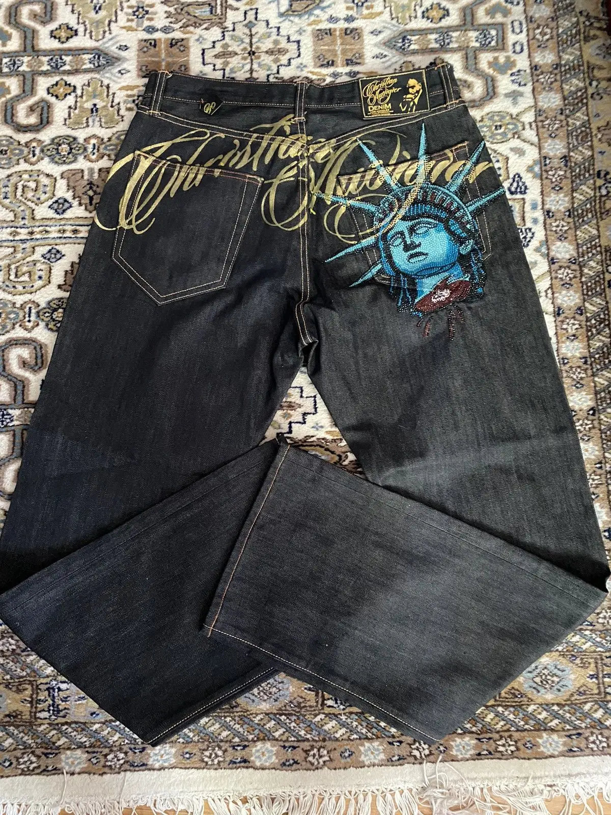 Distressed Washed Pocket Embroidery Jeans