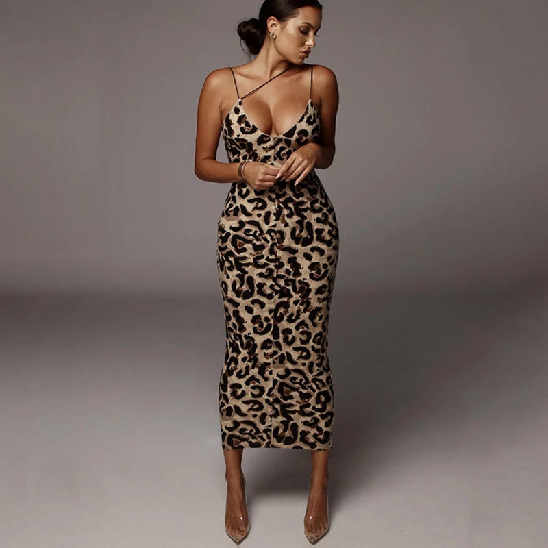 Vestido sin tirantes escotado en V y sin espalda