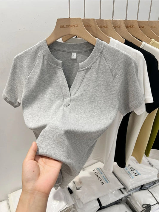 Camiseta de manga corta con cuello en V