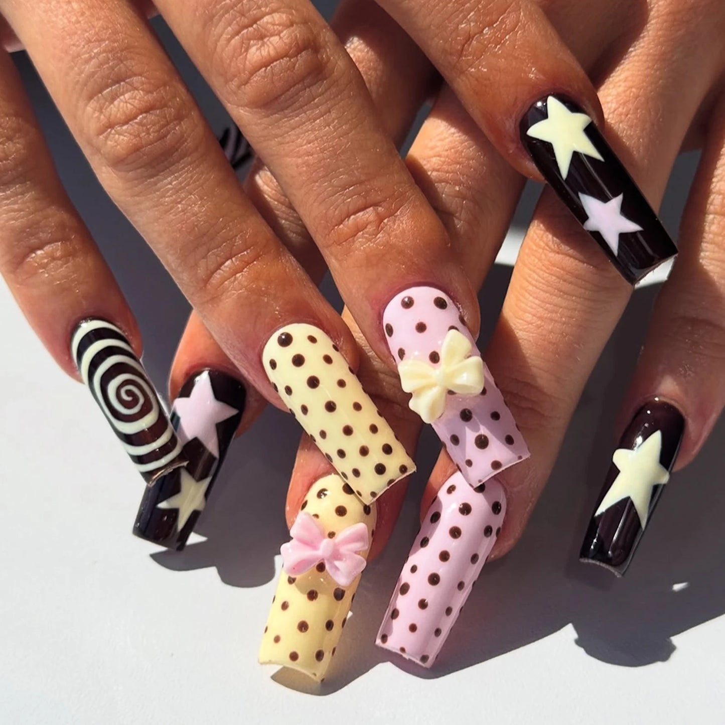 24 unidades de uñas postizas Y2K con estrellas dulces