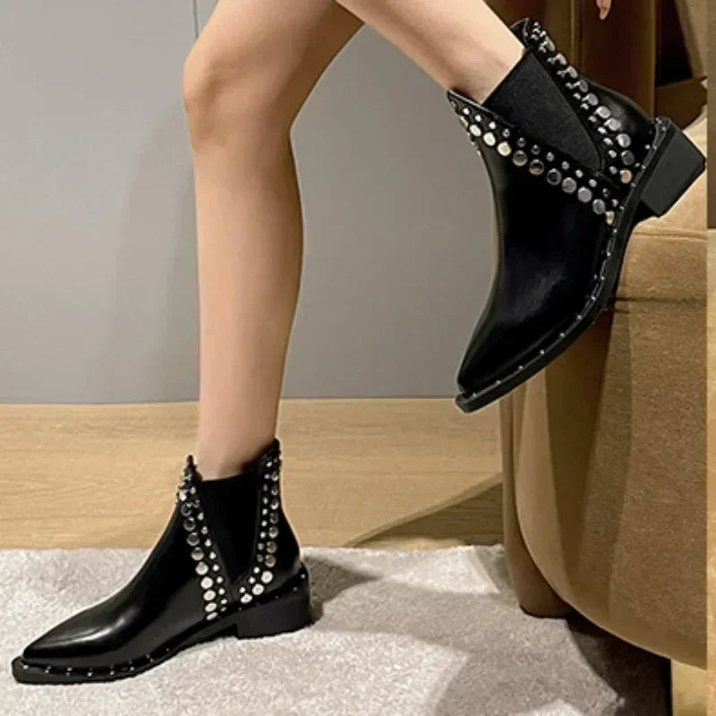 2025 Botines de Mujer Nuevos, Sexy, con Punta Fina, Estilo Punk, Decorados con Remaches, Botas de Caballero para Mujer, Botines Cortos Cálidos y a la Moda para Invierno