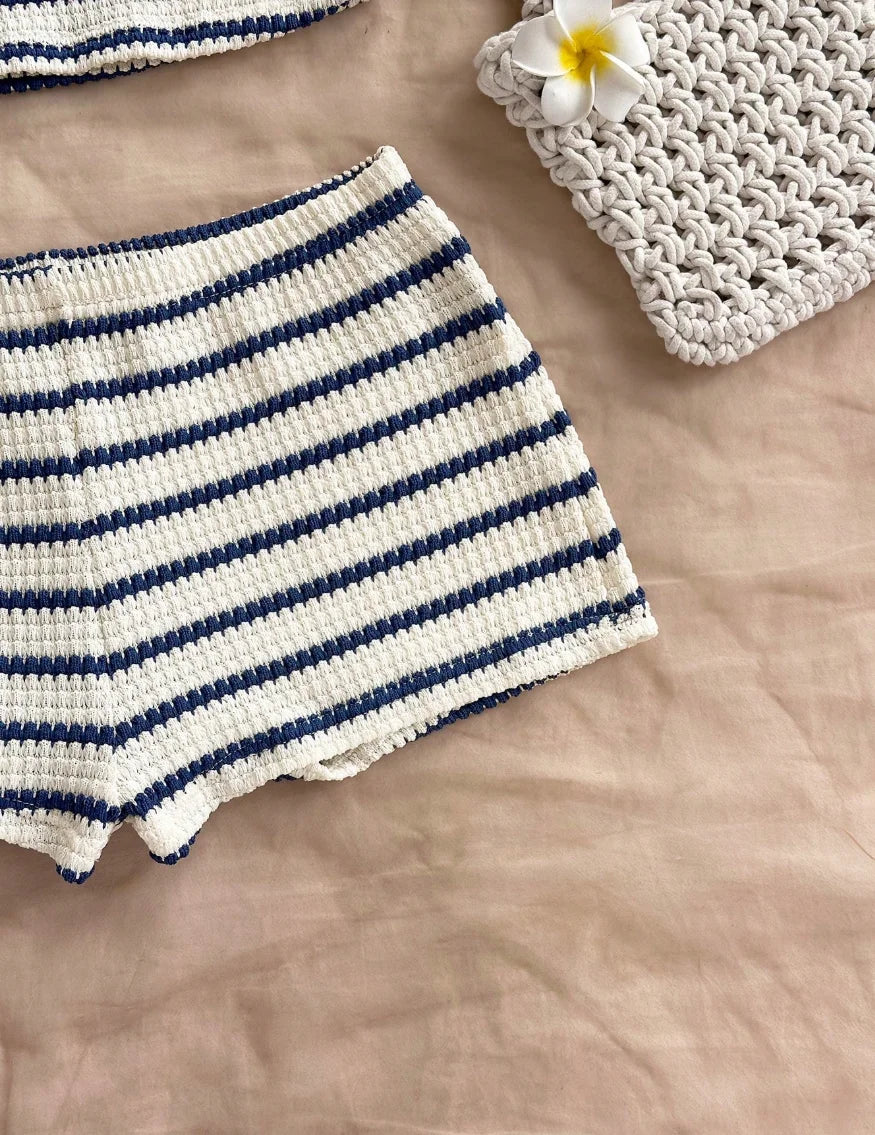 Conjunto de dos piezas de top halter y shorts de punto texturizado
