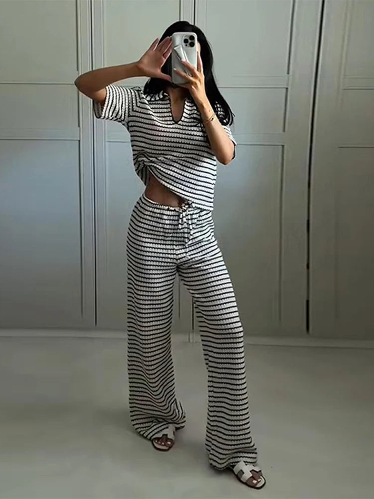 Conjunto de dos piezas elegante de punto a rayas para mujer, top y pantalón, informal, manga corta, cuello V, jersey con cordón ajustable, pantalón largo de pierna ancha, traje de moda 2025