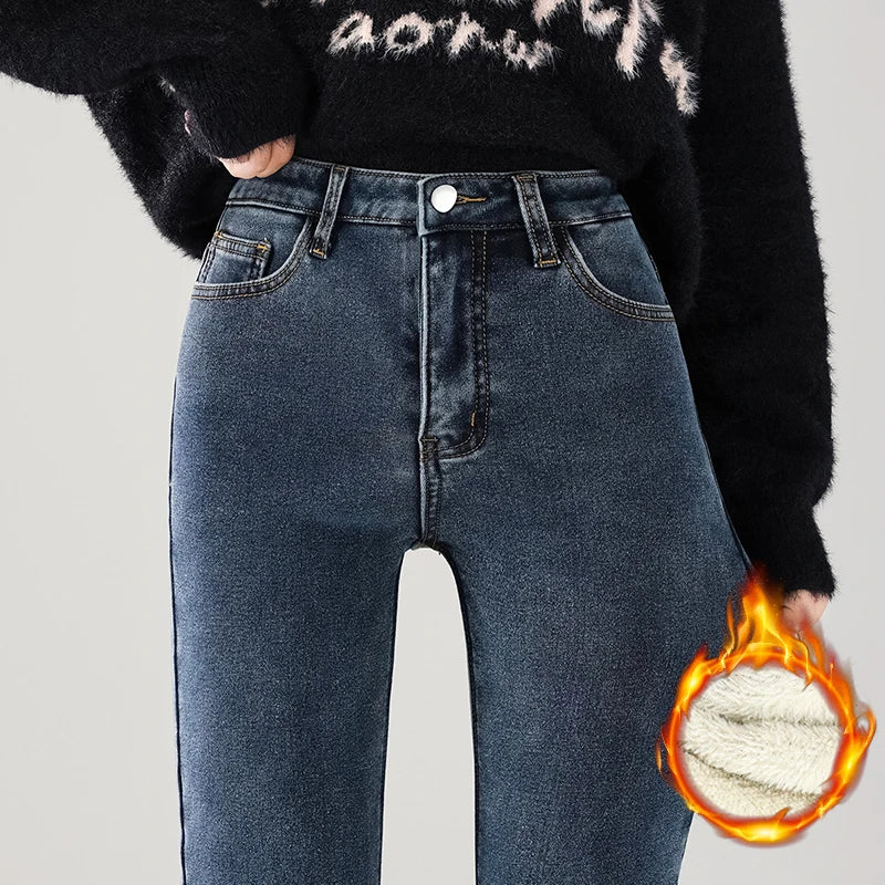 Pantalones vaqueros cálidos de invierno para mujer, gruesos, suaves, cómodos, elásticos, de mezclilla, moda coreana, rectos, de terciopelo, ropa de abrigo femenina