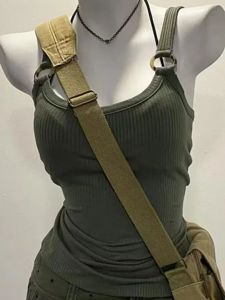 Camiseta sin mangas con cuello halter y encaje