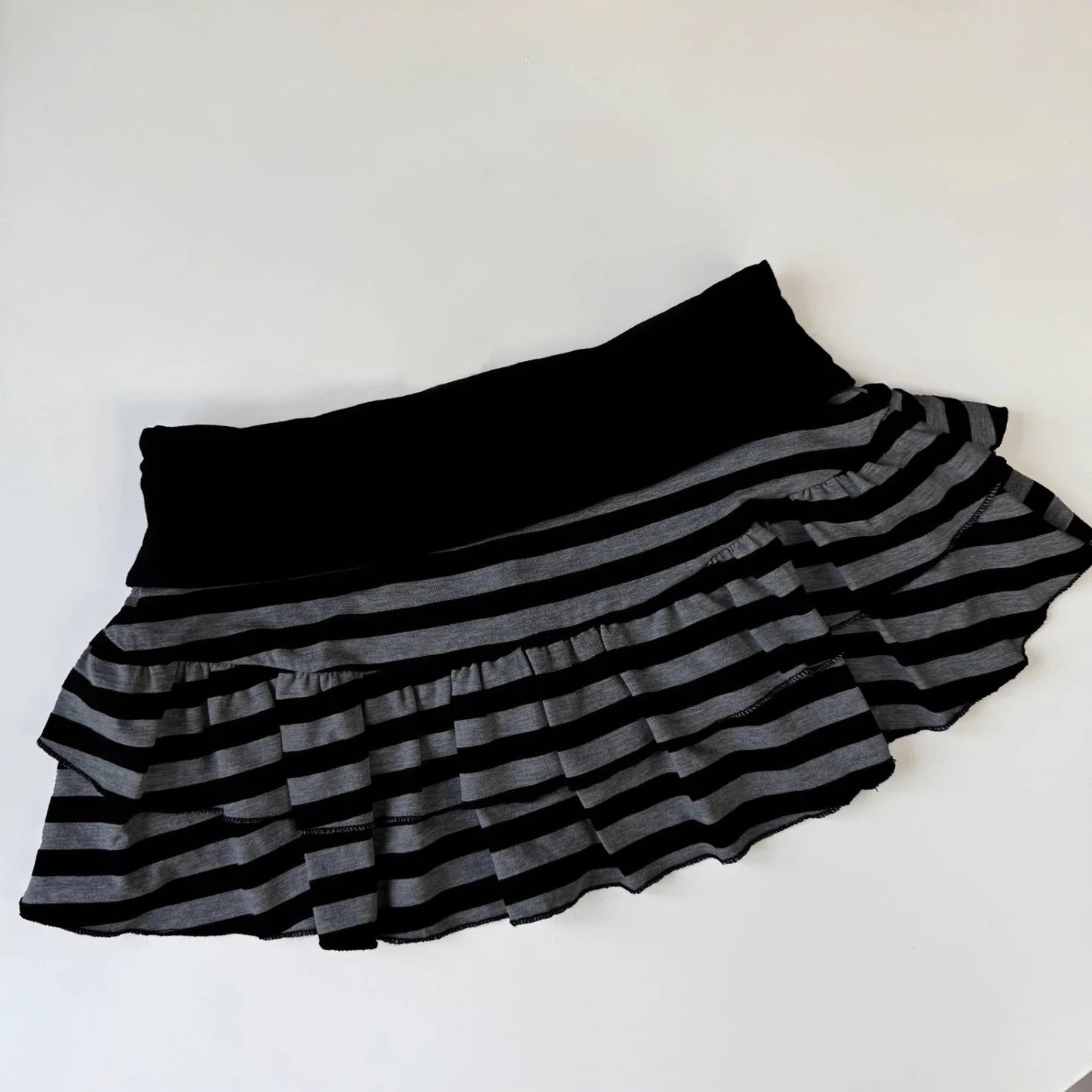 Minifalda de corte A con bloques de color y rayas 2026, sexy, moda Y2K, estilo urbano coreano-japonés, falda versátil y de nicho