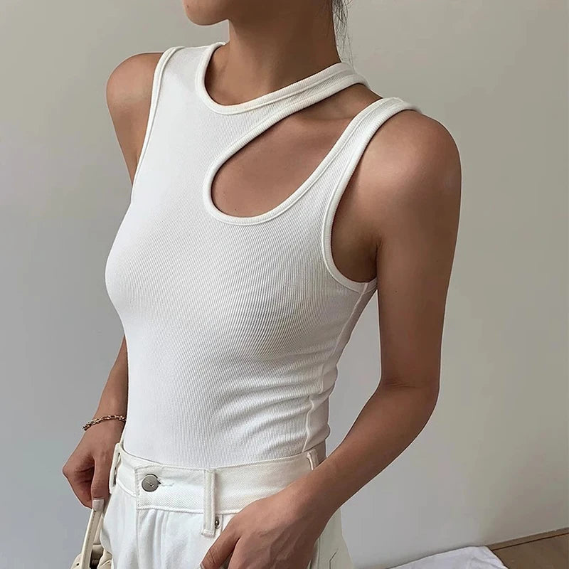 Camiseta de cuello redondo con elástico y calados