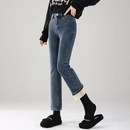 Pantalones vaqueros cálidos de invierno para mujer, gruesos, suaves, cómodos, elásticos, de mezclilla, moda coreana, rectos, de terciopelo, ropa de abrigo femenina