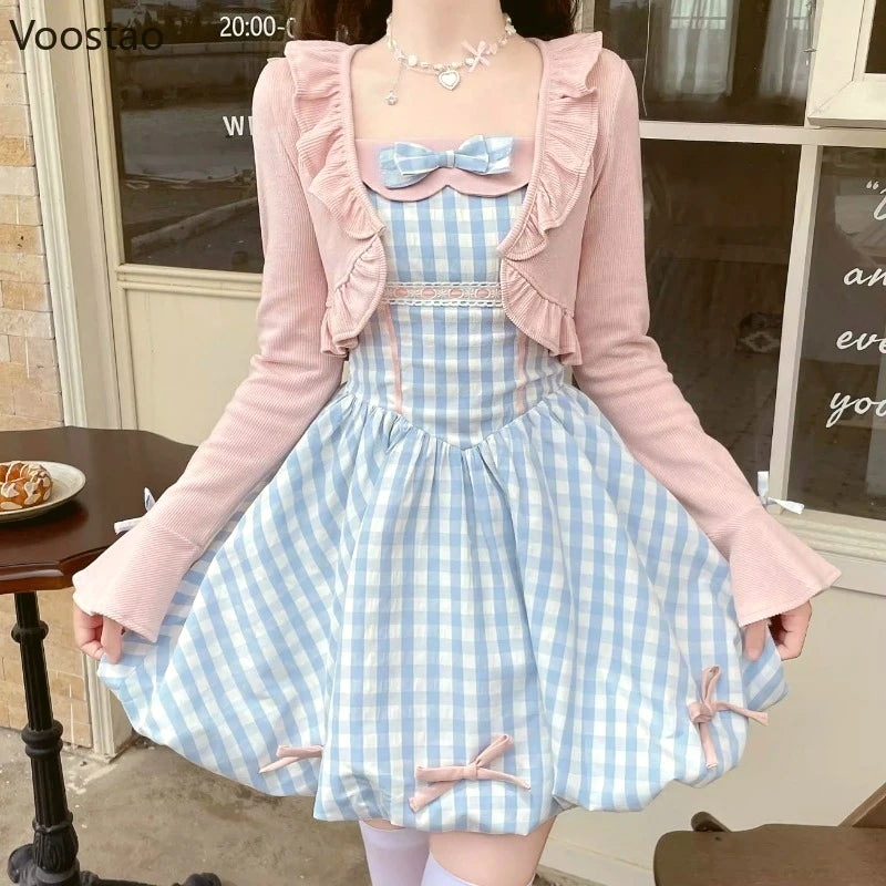 Conjunto de Cárdigan Corto y Vestido de Tirantes a Cuadros con Lazo