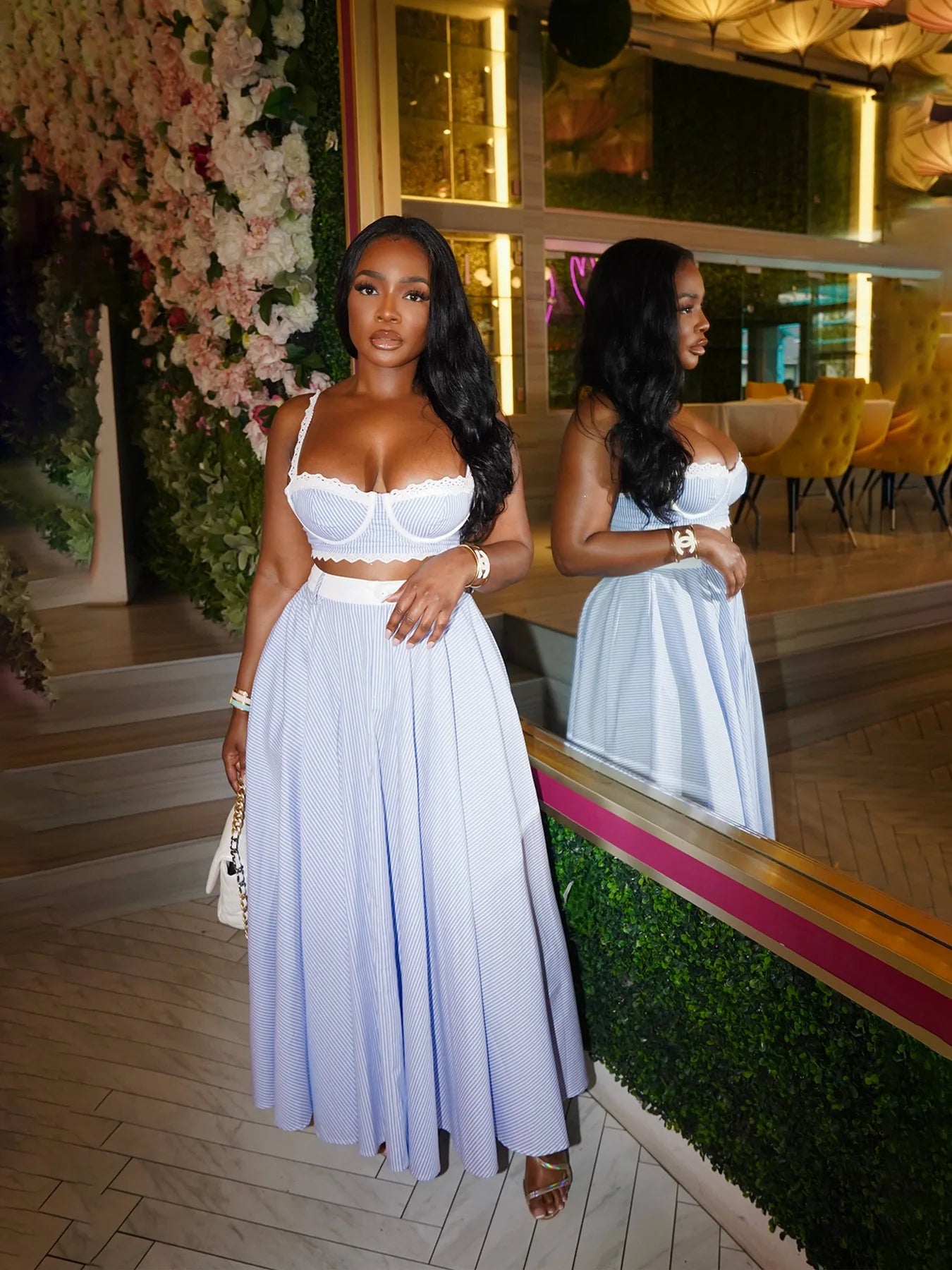 Conjunto de vestido a rayas con retales
