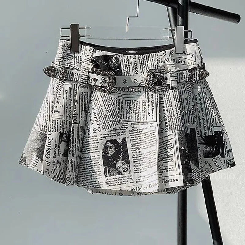 Falda estampada de periódico