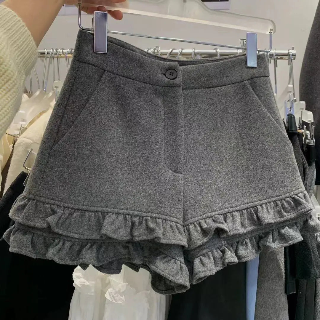 Pantalones cortos de lana, anchos y de encaje