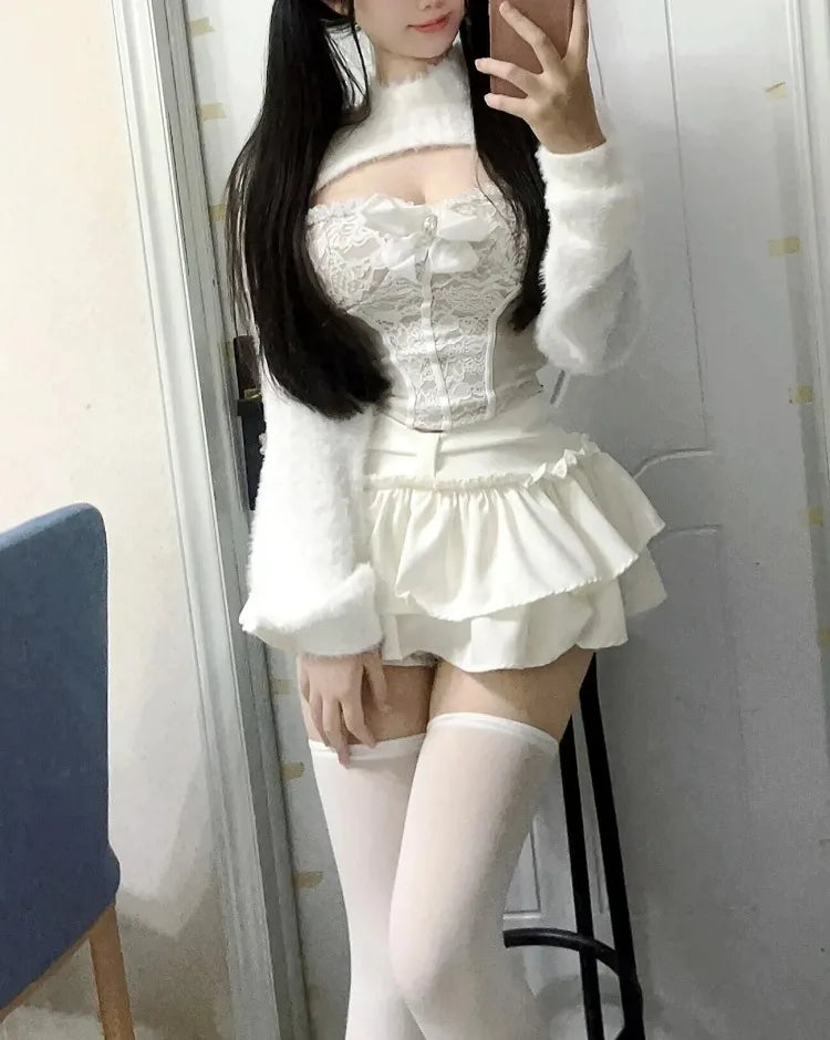 Conjunto de Top Corto + Chaleco con Lazo de Encaje + Minifalda con Volantes