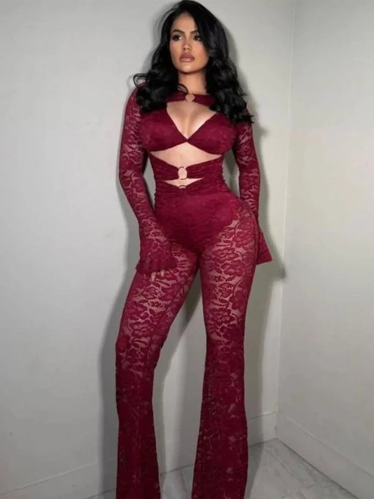 Top corto con aro hueco + Pantalones acampanados