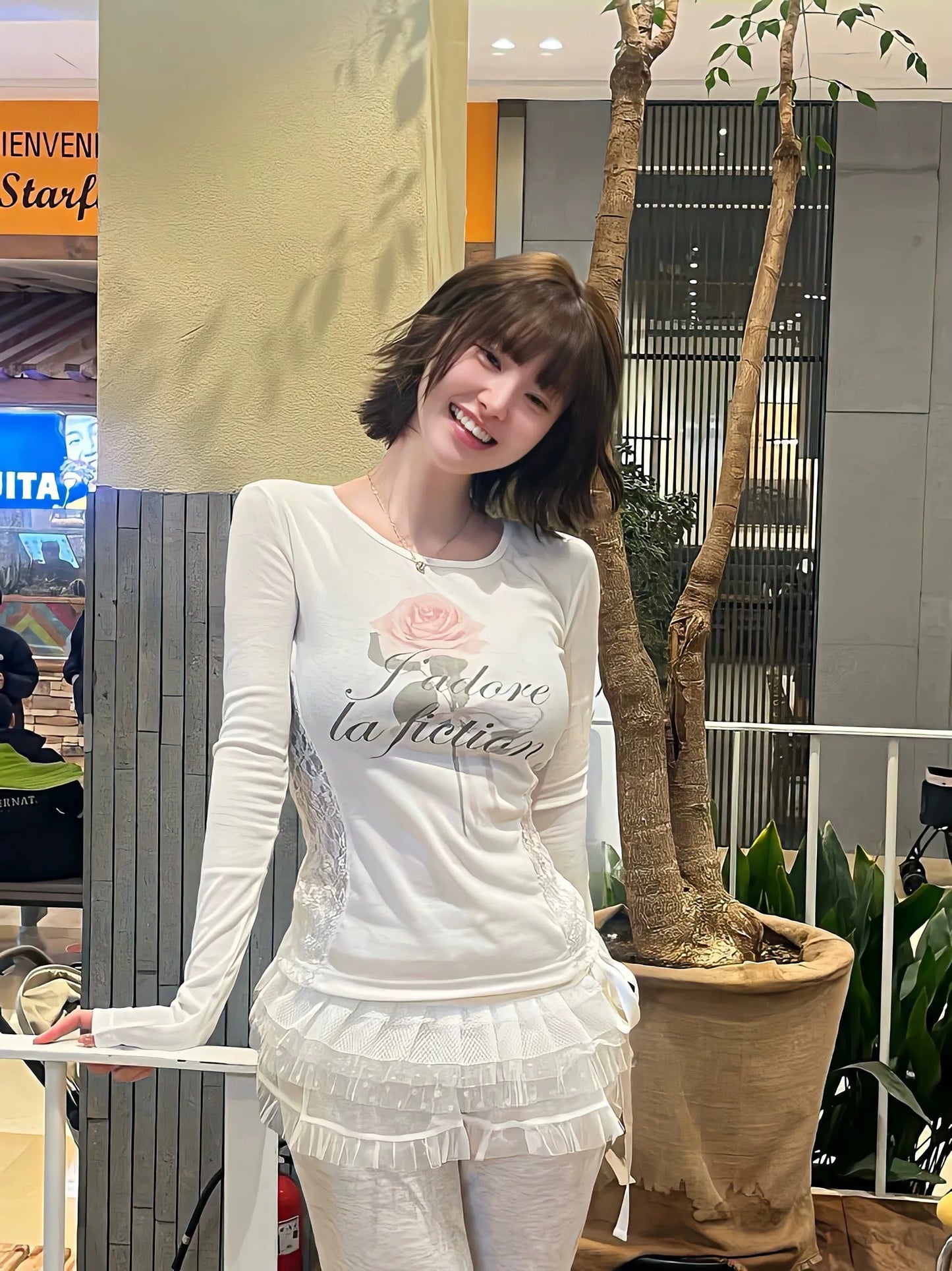 Rose Print Lace-paneled Long Sleeve O-neck T-Shirt
